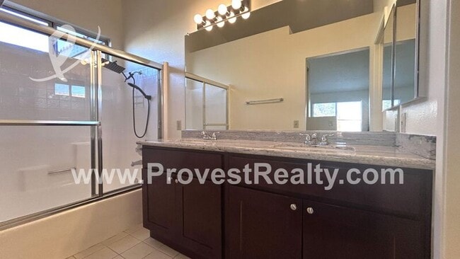 Building Photo - 16400 Nuevo Rd