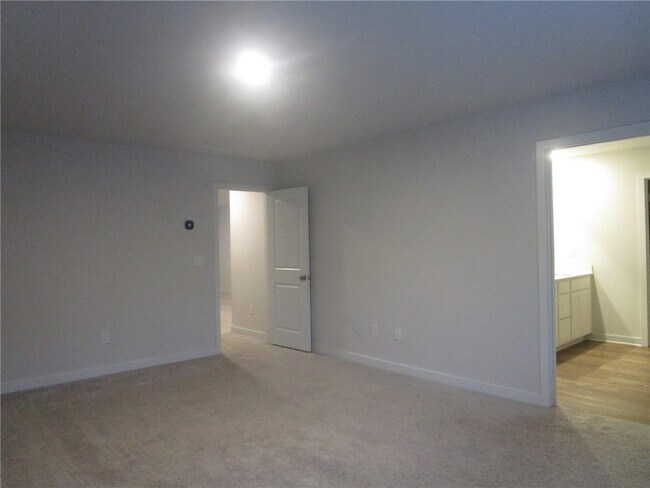 Building Photo - 5169 Un Hts Wy