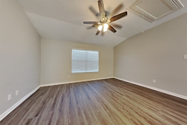 Building Photo - 2831 Wild Oak Park Dr