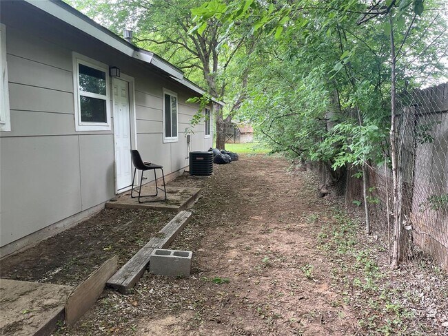 Building Photo - 6104 Calmar Cove
