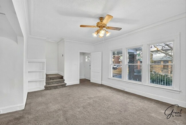 Building Photo - $1550 4 bedroom