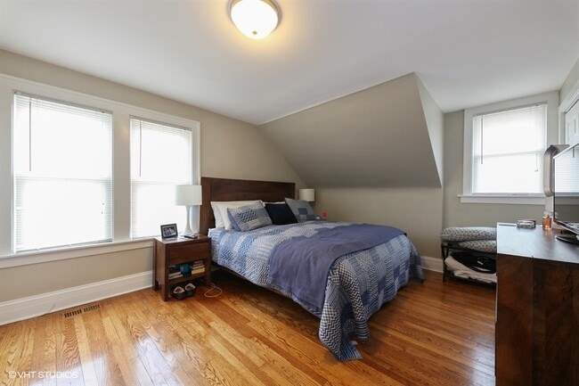 Building Photo - 621 Prairie Ave