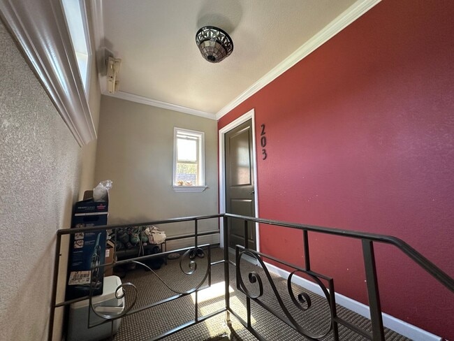 Building Photo - Charming Mayfair Townhome with Private Roof Top Deck- Move in Feb 1st- Flexible Lease Terms!