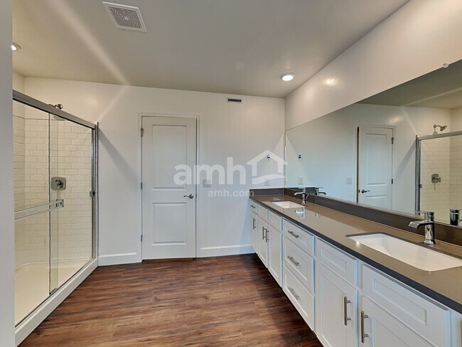 Building Photo - 6505 E Paseo Alga