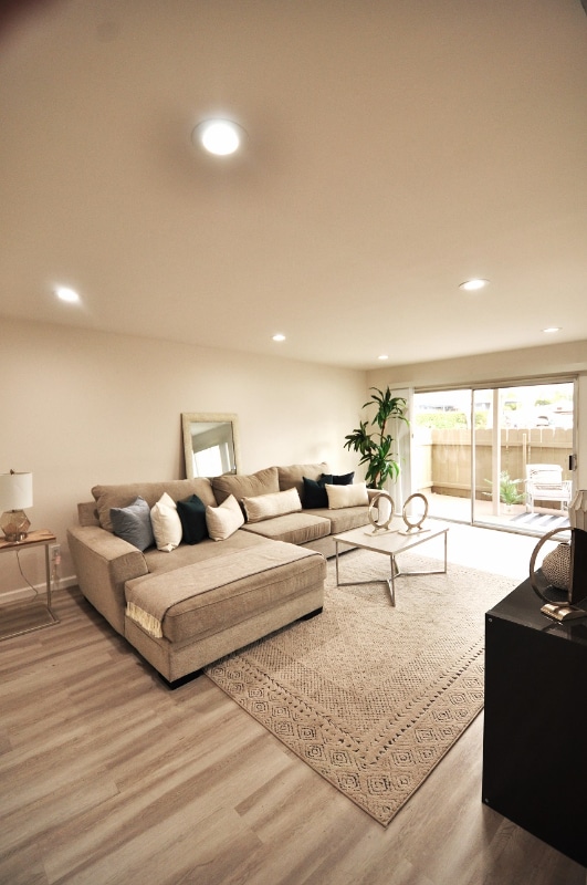 Building Photo - 6620 Linda Vista Rd