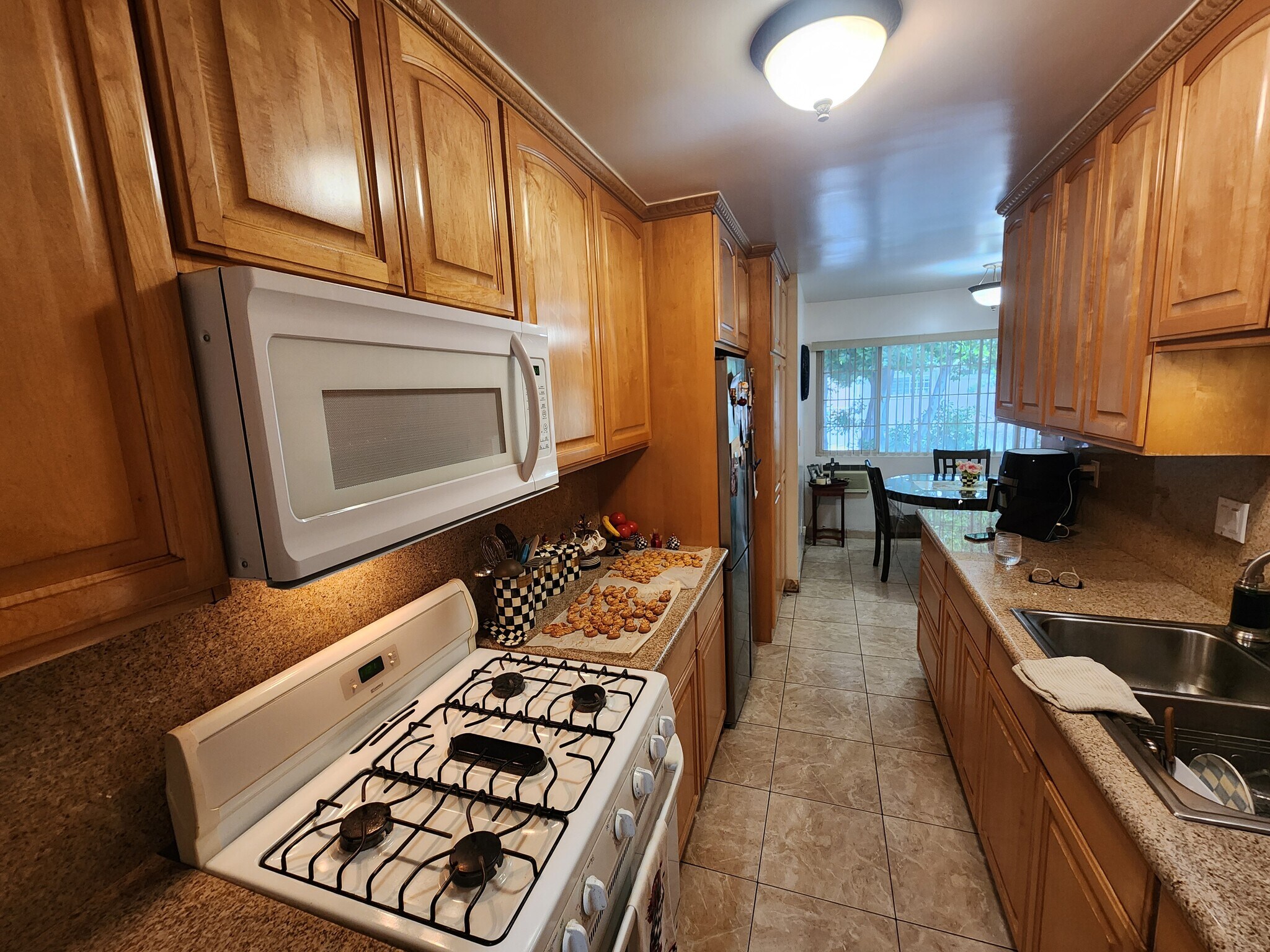 Building Photo - 6904 Radford Ave