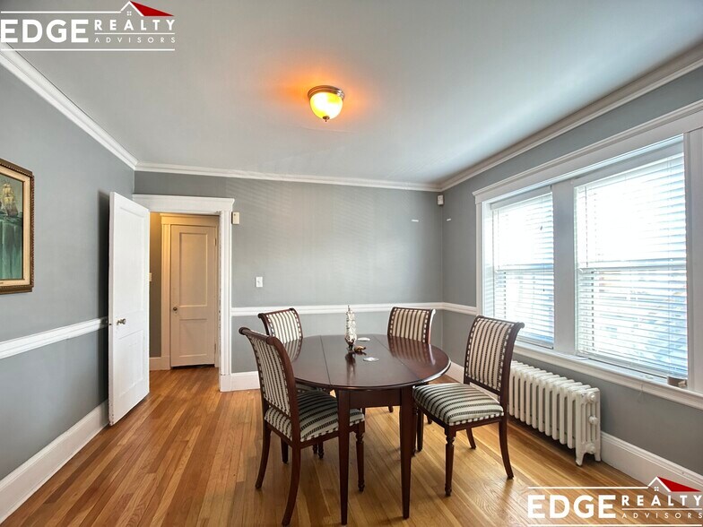 Building Photo - 61-63-63 Surrey St