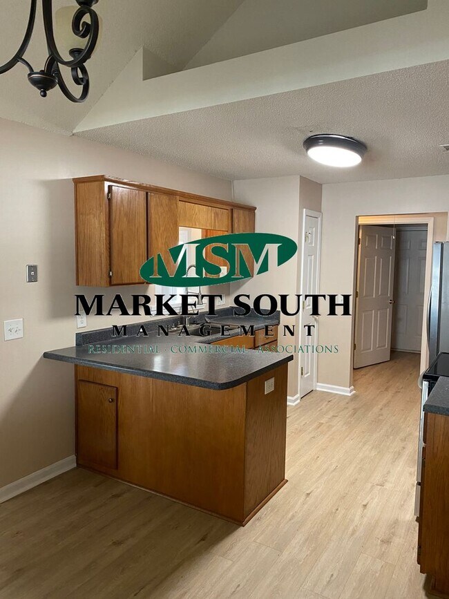 Building Photo - **COMING SOON!!**  BENTON BLVD BEAUTY -- ARBOR VILLAGE