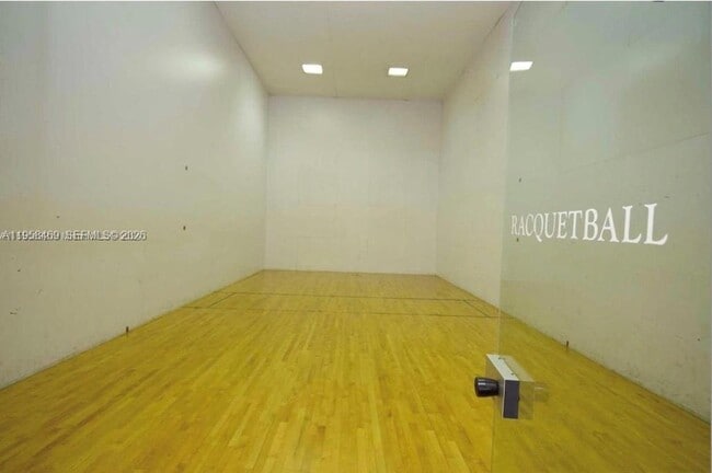 Building Photo - 4201 Glenmoor Dr