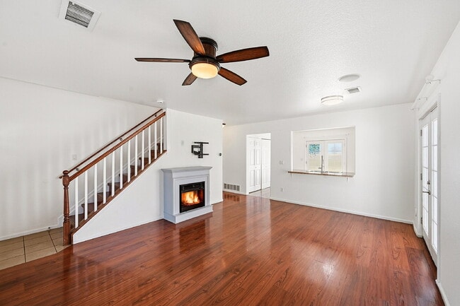 Building Photo - $2,345.95 with $1000 off the first month's rent, 3 Beds - 1 Bath, Single Family Home in Denver wi...