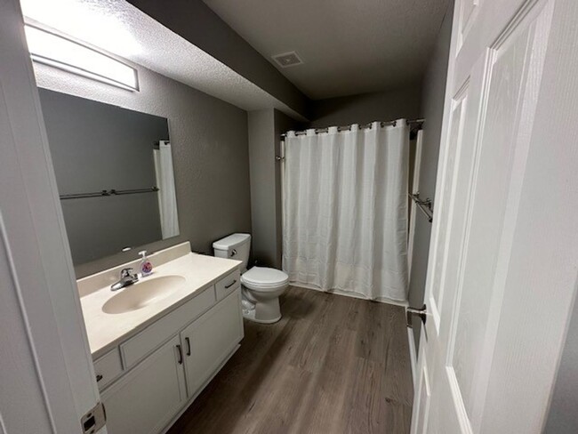 Building Photo - Beautiful Town Home + Deck & Patio + Easy ...