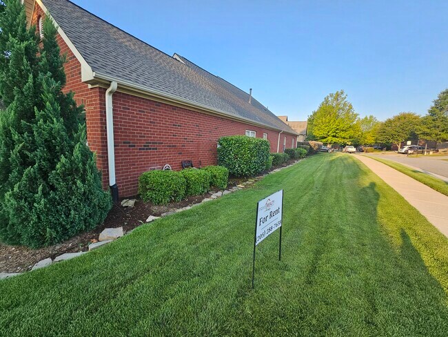 Building Photo - 200 Oxmoor Pl