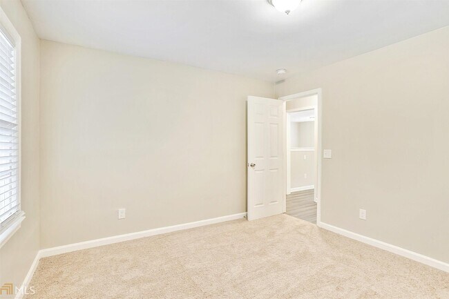 Building Photo - 329 Mount Zion Rd SW