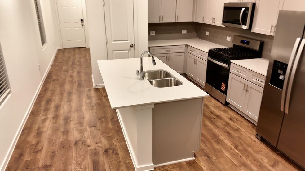 Building Photo - 15932 Blass Vly Dr