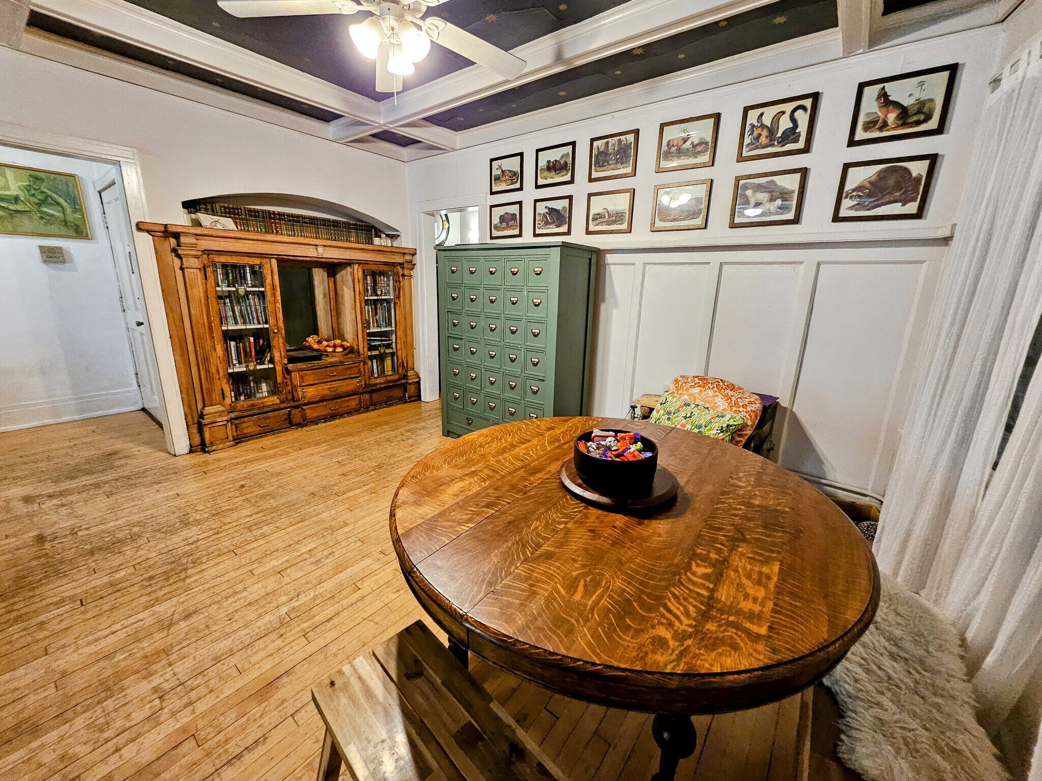 Building Photo - 2622 N Stowell Ave