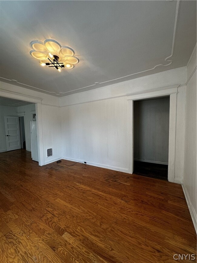 Building Photo - 113 E Brighton Ave