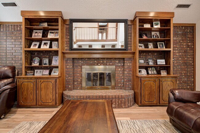 Building Photo - 1340 Bryant Cir