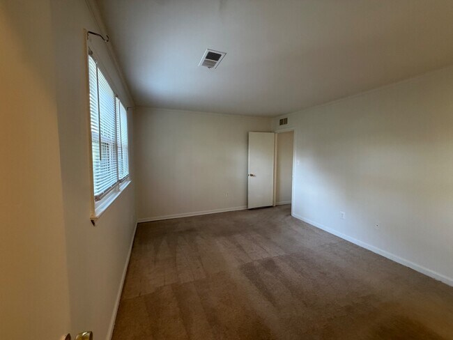 Building Photo - 4054 Hanson Oaks Dr