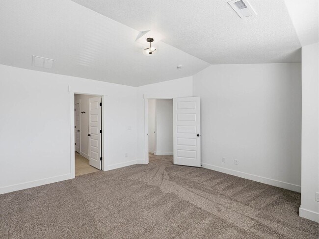 Building Photo - RES_VANDERWATT_866