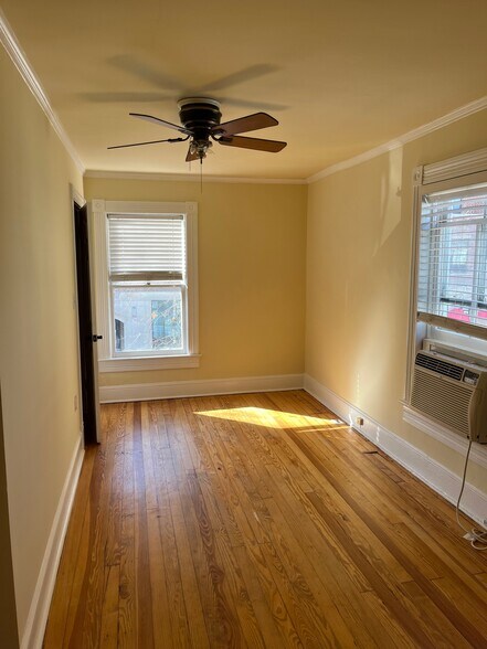 Building Photo - 619 Caroline St