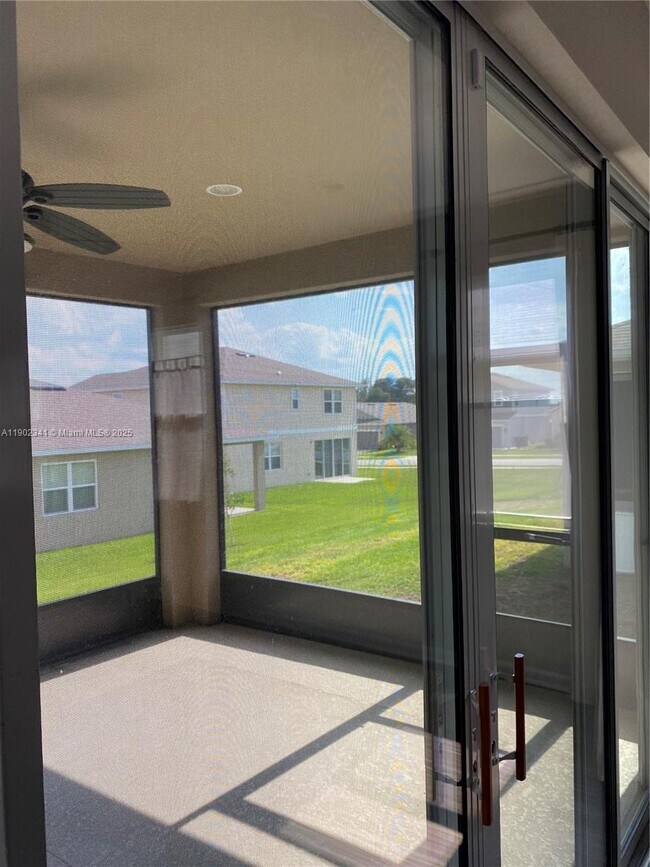 Building Photo - 125 Lake Smart Cir