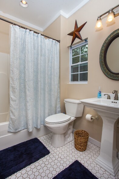 Building Photo - 590 St Luke Church Rd