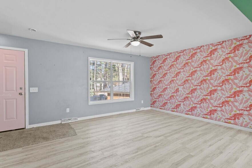 Building Photo - 7 Pheasant