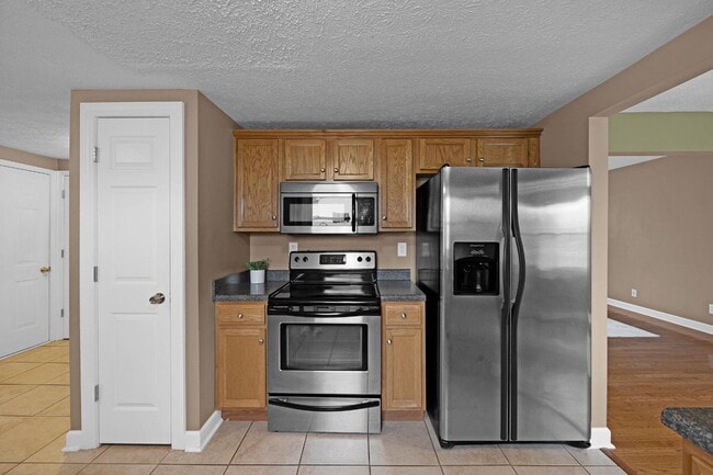 Building Photo - 611 Harvard Dr