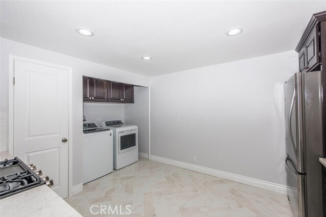 Building Photo - 1 Navarre