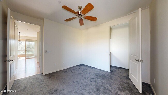 Building Photo - 10260 E White Feather Ln