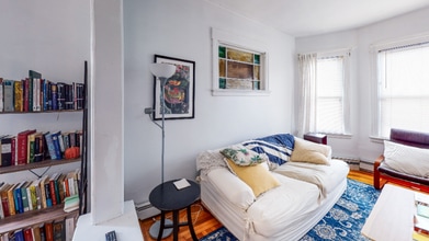 Building Photo - Large Science Hill 3BR with Dual Balcony A...