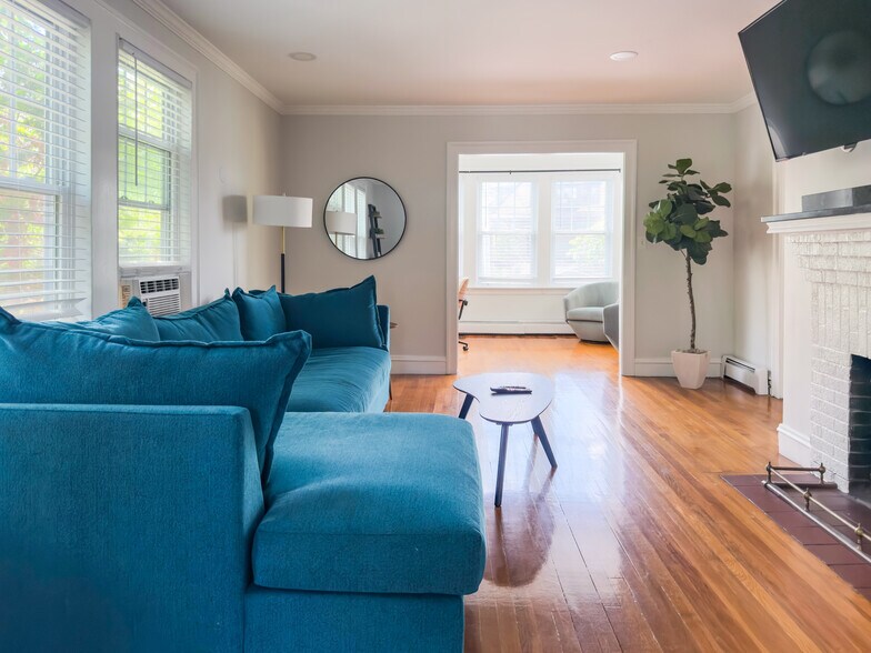 Building Photo - 65 Saint James Cir