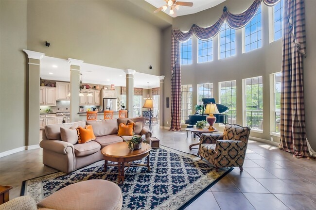 Building Photo - 2603 Little Lake Ct