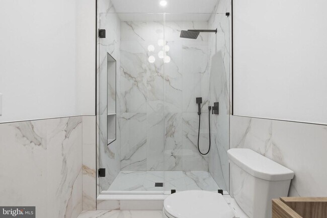 Building Photo - 203 S 13th St