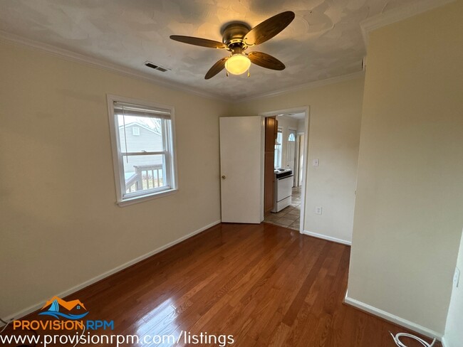 Building Photo - 221 Rosewood St