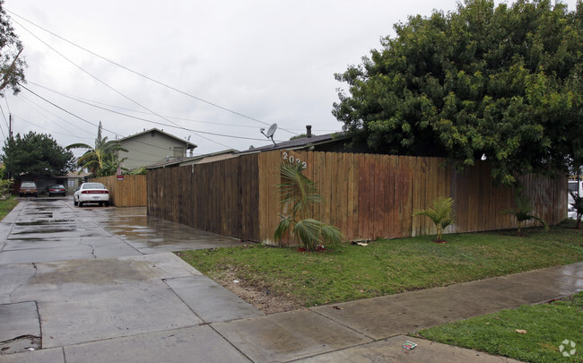 Building Photo - The Bungalows in Costa Mesa