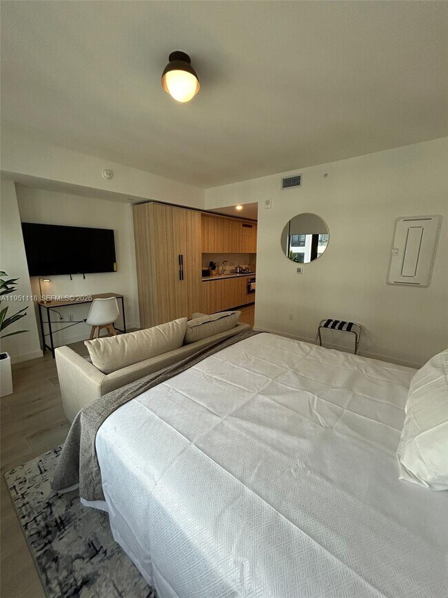 Building Photo - 225 N Miami Ave