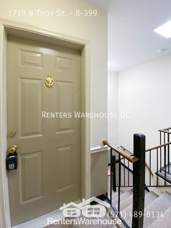 Building Photo - 1719 N Troy St