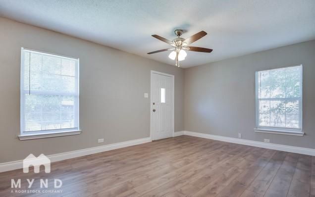 Building Photo - 150 Venice St