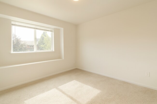 Building Photo - Modern Duplex with Garage and Backyard