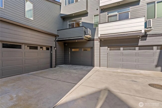 Building Photo - 32730 Hemlock Ave SE