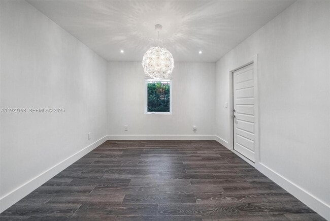 Building Photo - 10618 NE 11th Ct