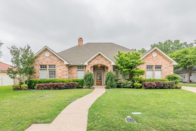 Building Photo - Beautiful 4 Bedroom Home in Ridgmar