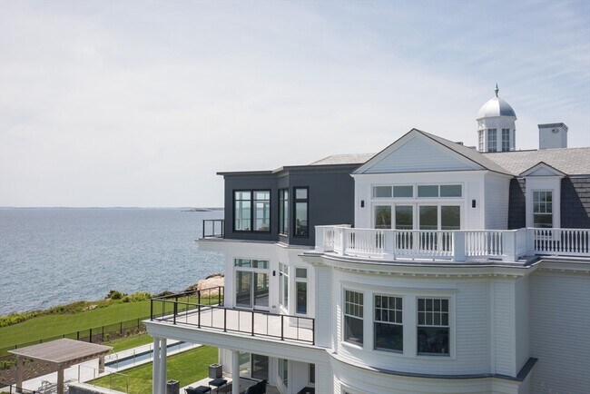 Building Photo - 35 Littles Point Rd