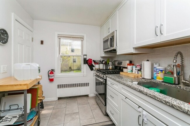 Building Photo - 160 Magnolia Ave