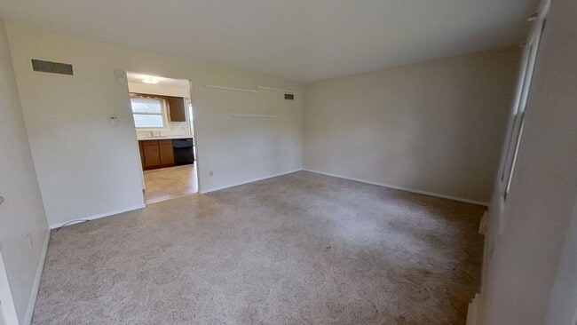 Building Photo - Semi-Detached 2 Bedroom Townhome
