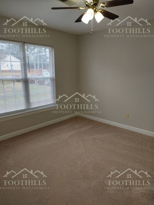 Building Photo - 901 Autumn Oaks