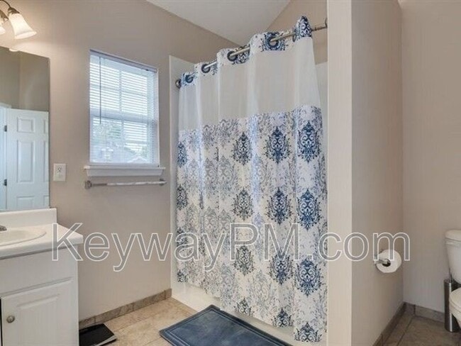 Building Photo - 3019 Pepperhill Dr