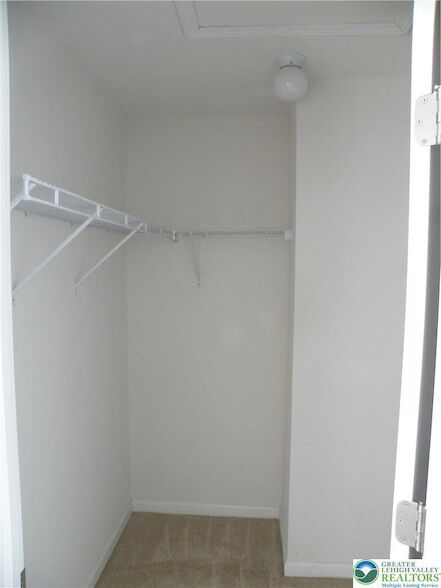 Building Photo - 6092 Valley Forge Dr