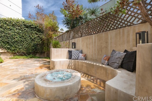 Building Photo - 736 Esplanade